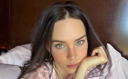 Belinda responde con sensuales fotos en pijama a las burlas por su error sobre frase de la Selección Mexicana