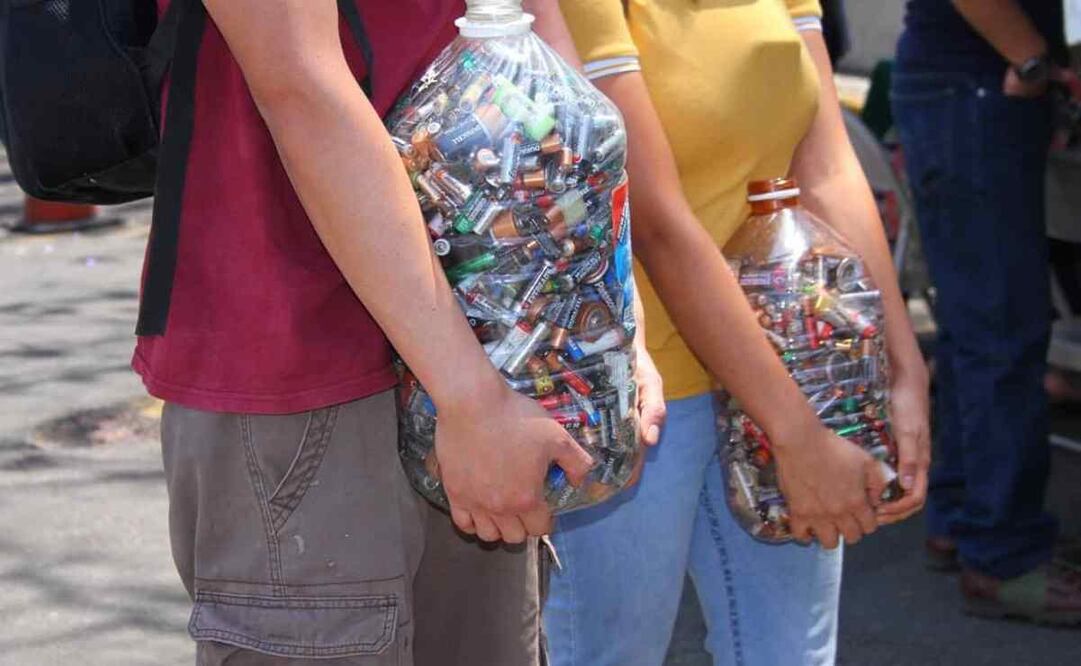 Colecta de pilas. Foto: Especial