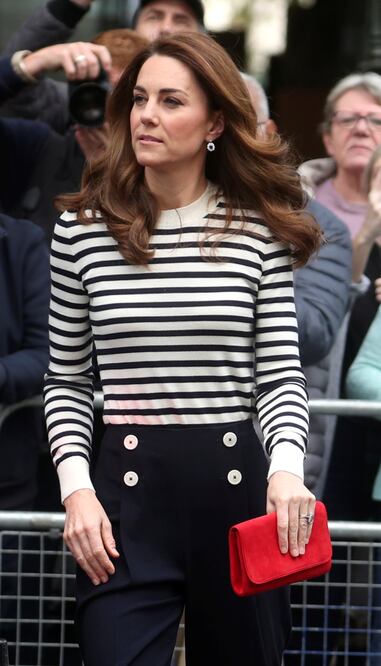 Kate Middleton nos sorprende con sus looks llenos de elegancia . Foto: Reuters