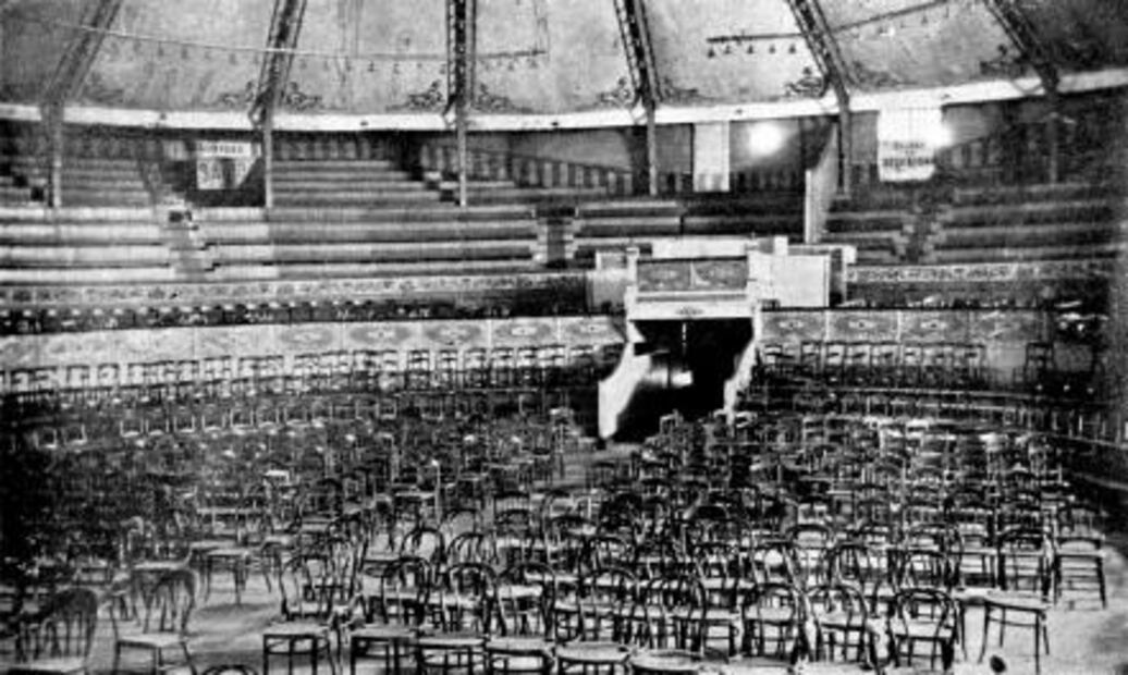 Teatro Blanquita: de catedral del espectáculo a hogar de indigentes