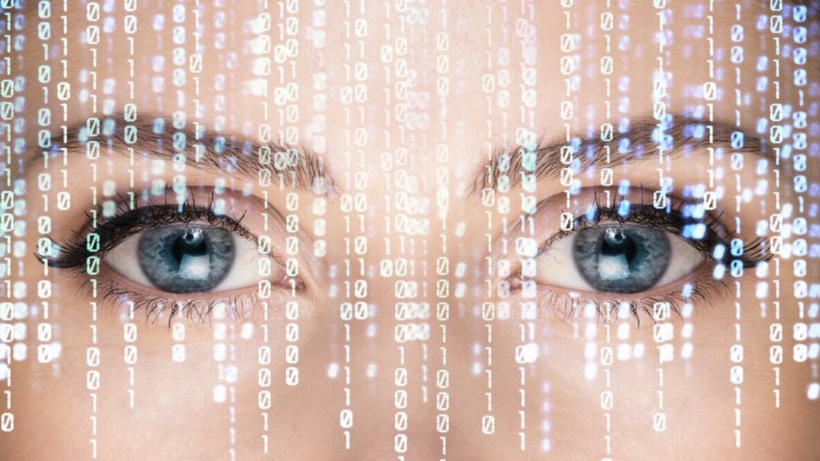 Hace una década surgió una tecnología asociada a las criptomonedas que pocos entendían y aparentemente tenía un alcance limitado.