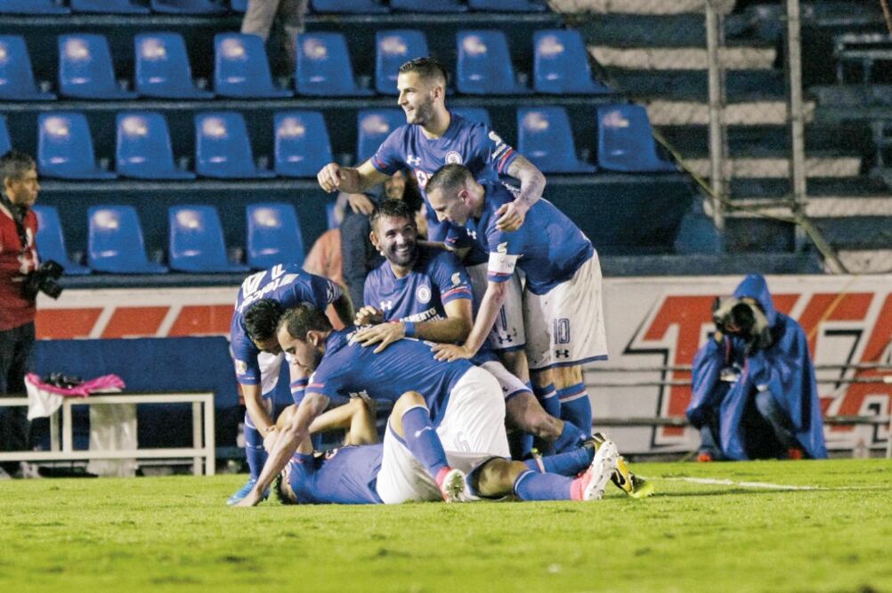 Los Cementeros lograron lo que muy pocas veces: remontar. (CARLOS MEJÍA. EL UNIVERSAL)