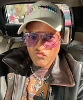 ¿Era un vape? Usuarios especulan sobre extraño objeto que se le cayó a Aldo Rendón en "La casa de los famosos México" 