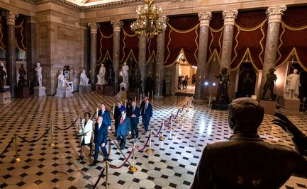 Presentan en el Senado de EU los cargos para el juicio político contra Trump