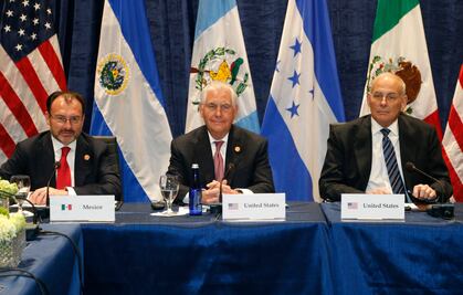 Kelly elogia a fuerzas de seguridad de México; pide cooperación con CA