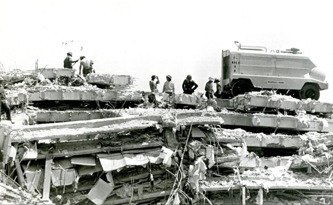 Gracias a los registros fotográficos, fílmicos y documentales que resguardan instituciones, asociaciones civiles o archivos privados se puede dar cuenta de la magnitud del impacto del sismo del 19 de septiembre de 1985. (Fábricas de costura San Antonio Abad. EL NACIONAL / INEHRM)