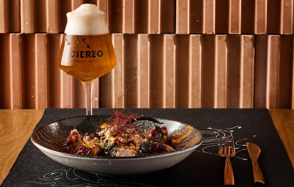 El maridaje de cerveza sin alcohol encuentra en los mariscos y preparaciones a las brasas el equilibrio perfecto de frescura y amargor. Foto: Pixabay
