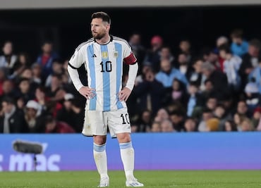 VIDEO: Lionel Messi lo vuelve a hacer y convierte un golazo de tiro libre para darle el triunfo a Argentina