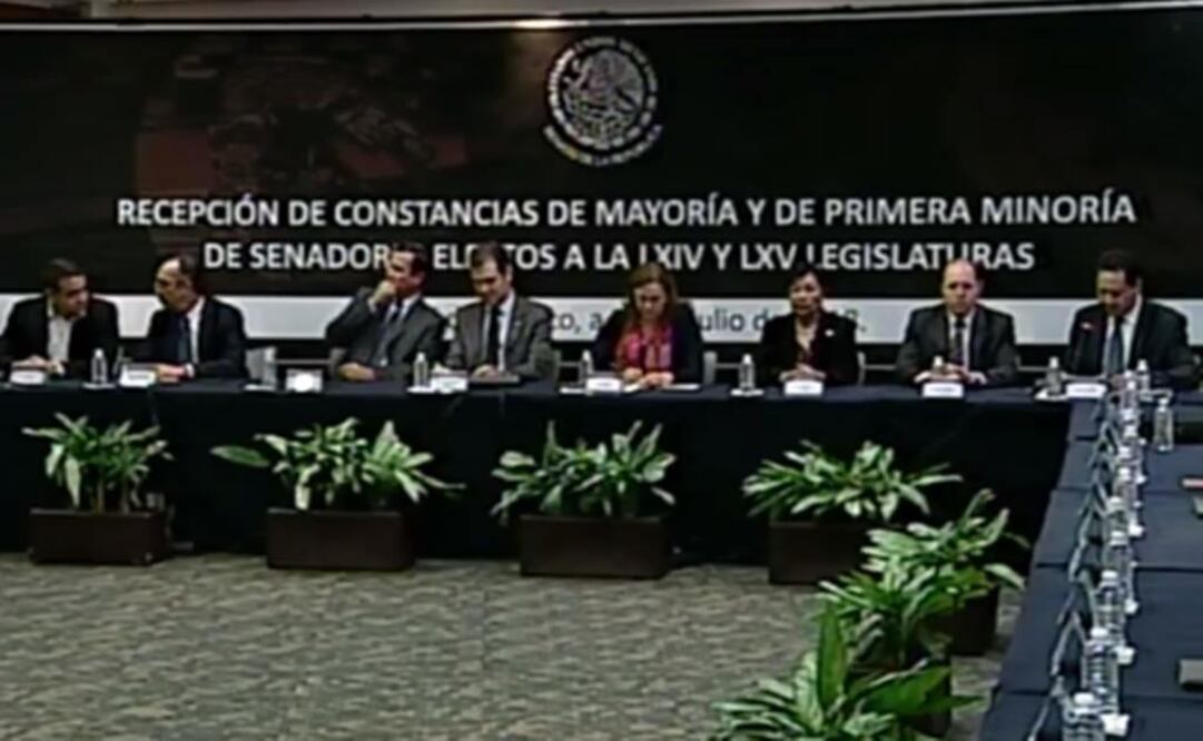 Entrega INE constancia de senadores electos