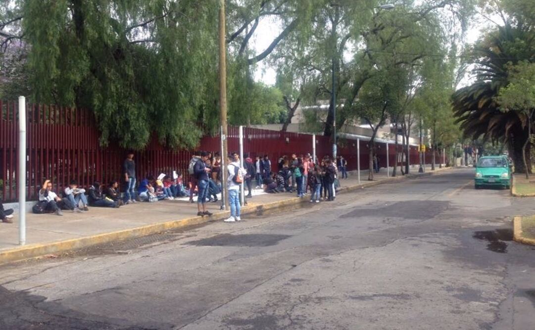 Politécnicos analizan situación de escuelas en paro