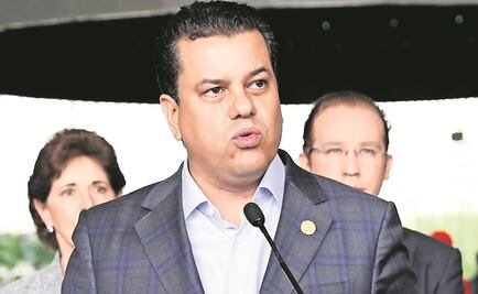 Llama Romo a preservar rol político de la mujer