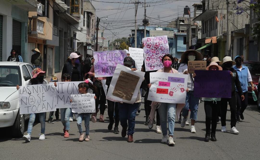 Esta mañana marcharon por las calles del centro de Xonacatlán, amigos, familiares y agrupaciones feministas en apoyo a esta familia. Foto: Jorge Alvarado / EL UNIVERSAL