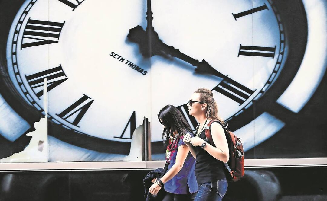 Otras propuestas para abrogar el Horario de Verano argumentan que no bajó el consumo de energía eléctrica y que afecta a la población.