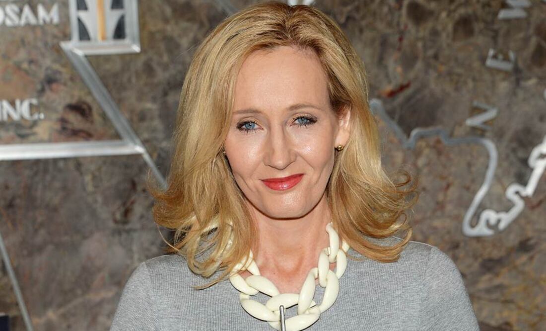 La autora de las populares aventuras del mago Harry Potter desarrolla en este trabajo una nueva trama de suspense. FOTO: Archivo/AP