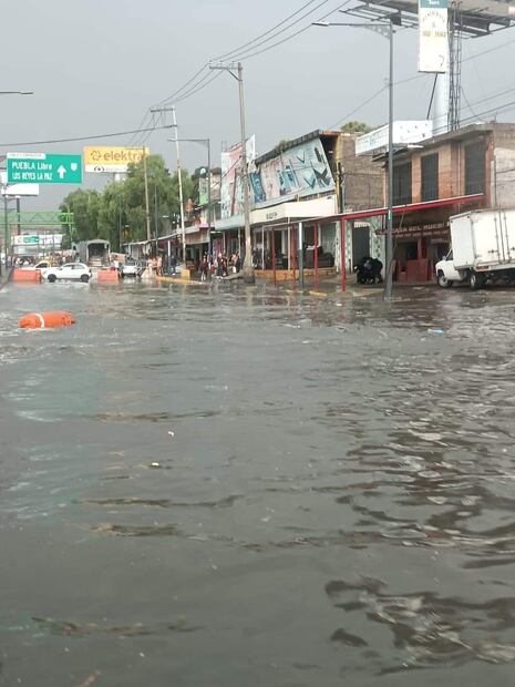 Encharcamientos en Calzada Ermita Iztapalapa. Foto: Especial