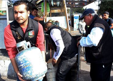 Retiran puestos ambulantes en inmediaciones de CU