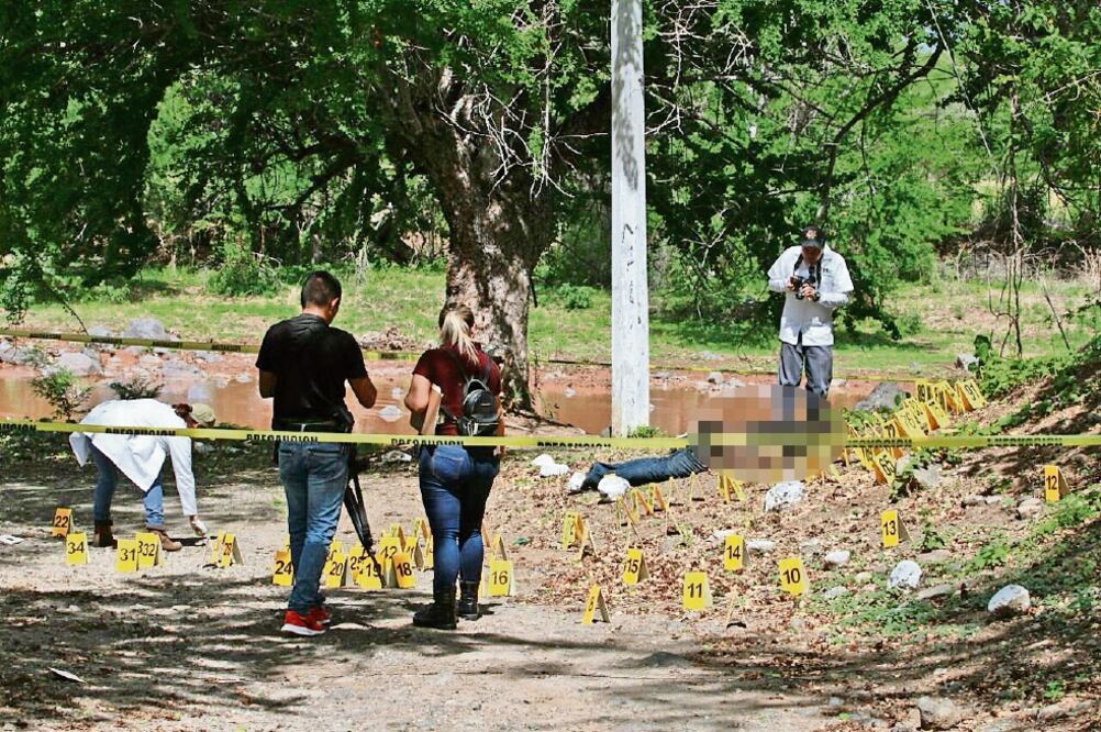En Badiraguato, Sinaloa, tres hombres fueron ultimados con armas de fuego; dos de las víctimas fueron localizadas cerca de un arroyo. Foto: CORTESÍA