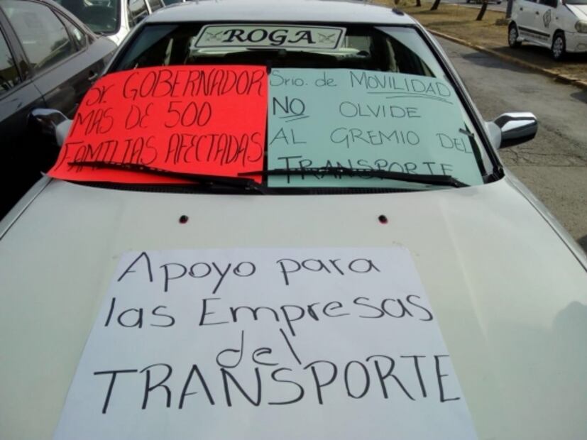Transportistas bloquean Avenida Central; piden apoyos económicos en Edomex