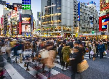 Población mundial llegará a 10 mil 300 millones en 2080 y luego caerá más de lo previsto: ONU