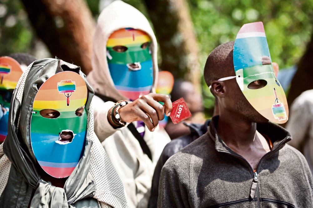 Gays y lesbianas en Kenia, en una protesta en 2014 en rechazo a las medidas adoptadas contra esta comunidad y en reclamo de tolerancia (BEN CURTIS. AP)