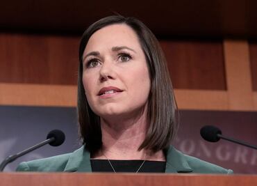 Republicana Katie Britt critica a Biden sobre su política migratoria en la respuesta al discurso del estado de la Unión