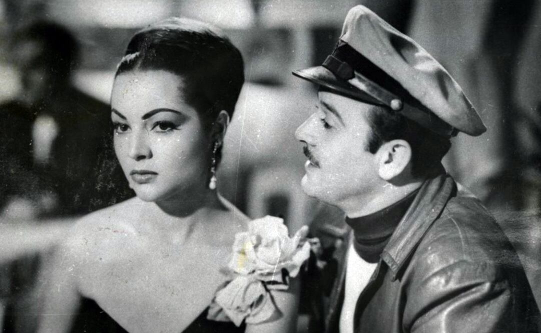 Montiel fue una de las grandes estrellas del cine ibérico durante la mitad del siglo pasado gracias a filmes como “El último cuplé” y “La violetera”, cuyas cintas llenaban los cines nacionales, llegando a trabajar en México de la mano de Pedro Infante en “Ahí viene Martín Corona”.