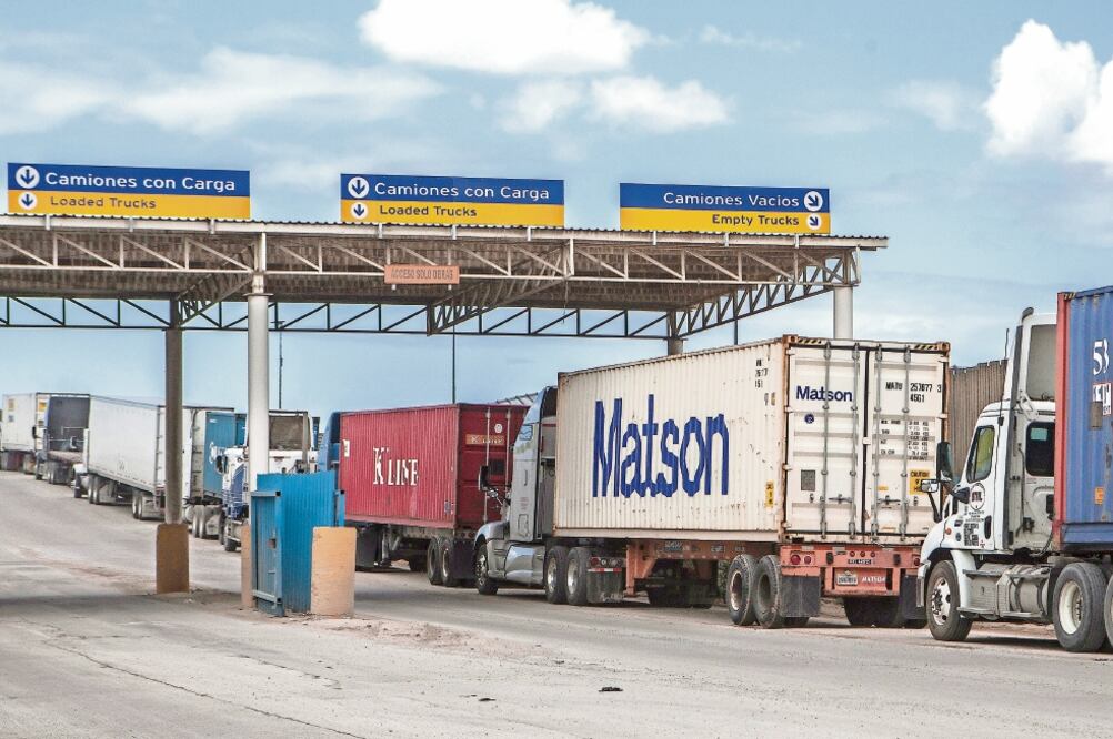 El IMEF considera que el retraso de cruces de mercancías en la frontera con EU puede afectar la actividad económica durante el segundo trimestre del año. / ARCHIVO EL UNIVERSAL
