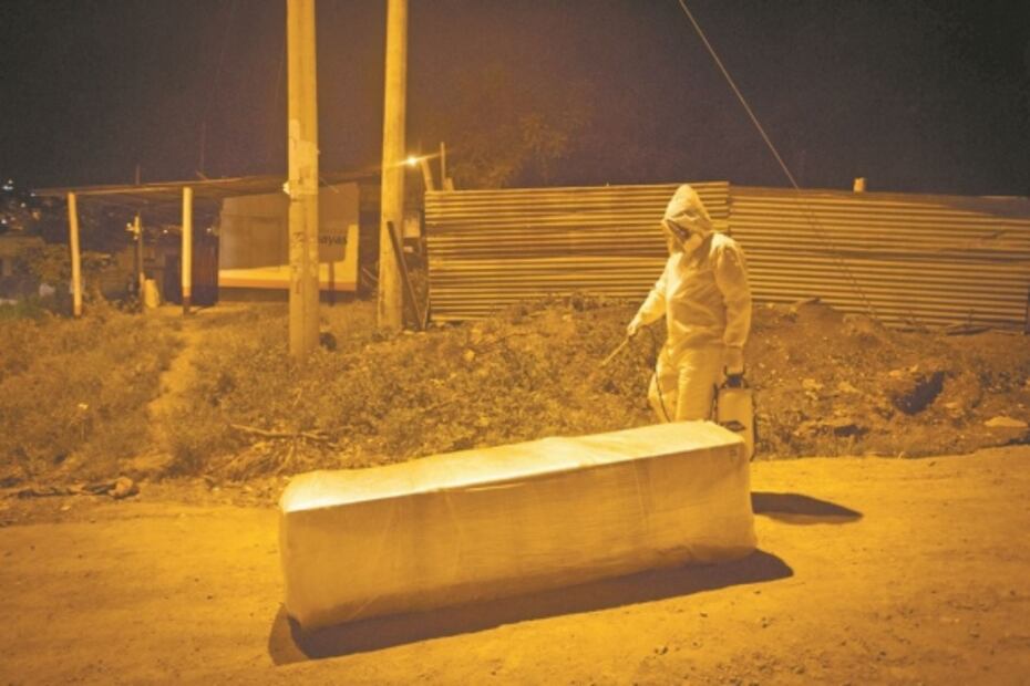 Nueve días en Guayaquil, la tierra del llanto y los ataúdes