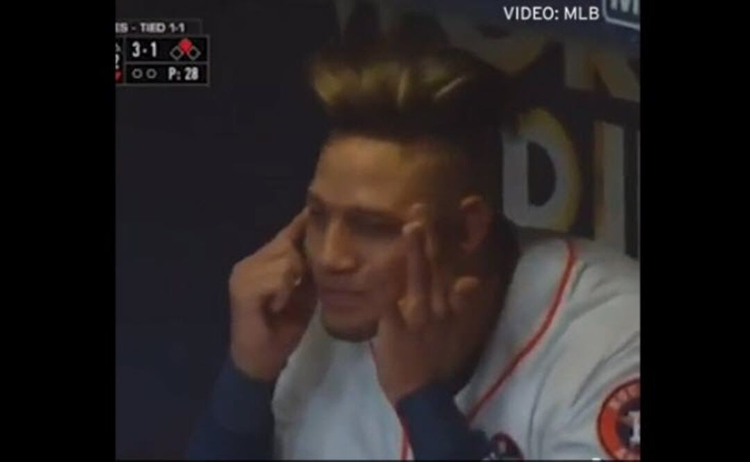 Jugador de Astros realiza seña racista