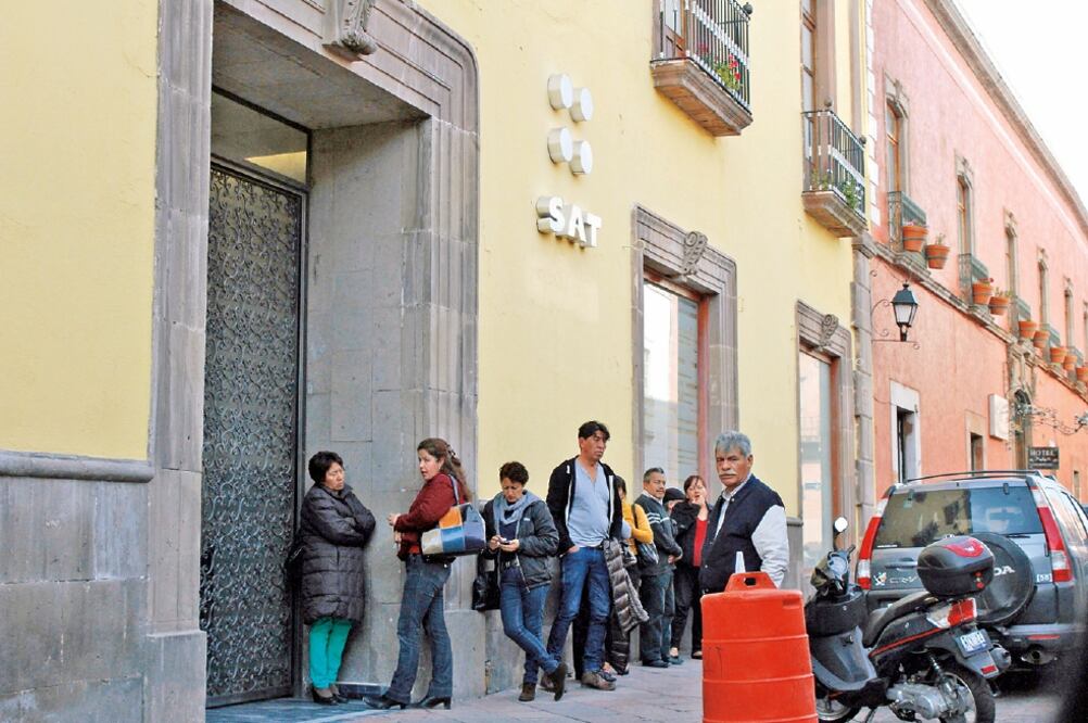 Expertos aseguran que se verán beneficiadas personas físicas y empresas con recursos fuera del país con el pago del impuesto sobre la renta de 8% (ARCHIVO EL UNIVERSAL)