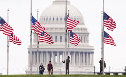 Joe Biden lamenta "trágico hito" en EU: el país alcanza un millón de fallecidos por Covid-19