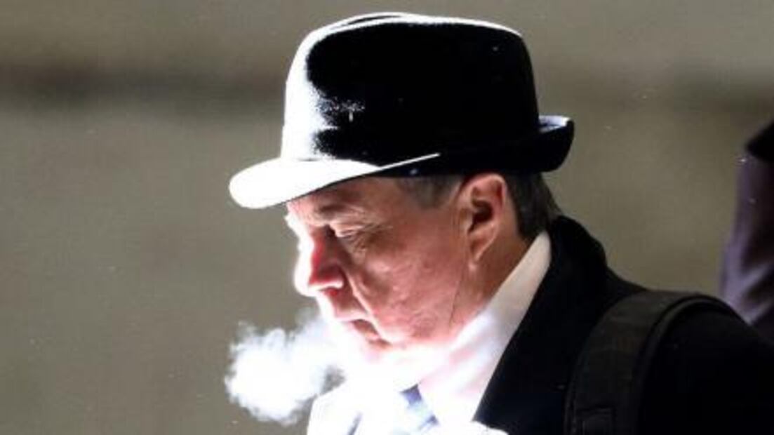 Belichick deja la sudadera por el sombrero