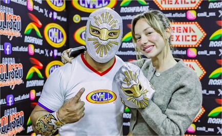 Místico sorprende a Ester Expósito y le obsequia su máscara en la Arena México