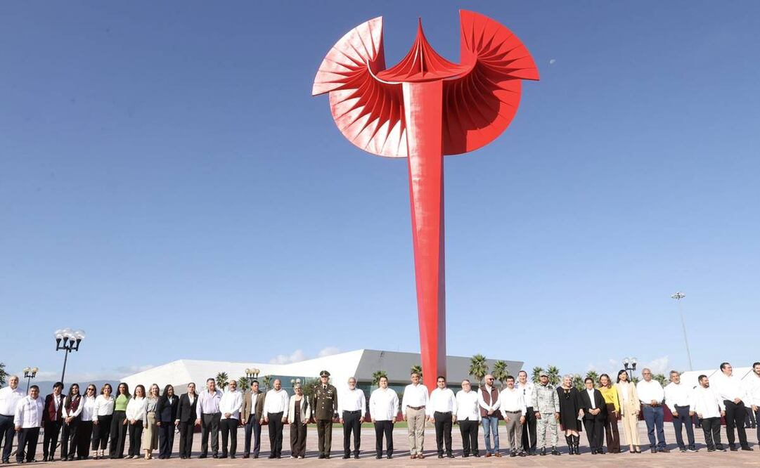 El gobernador de Tamaulipas encabezó la ceremonia de entrega de la rehabilitación de la escultura monumental Águila del Bicentenario. 22 de octubre 2024 / Foto: Twitter @Dr_AVillarreal
