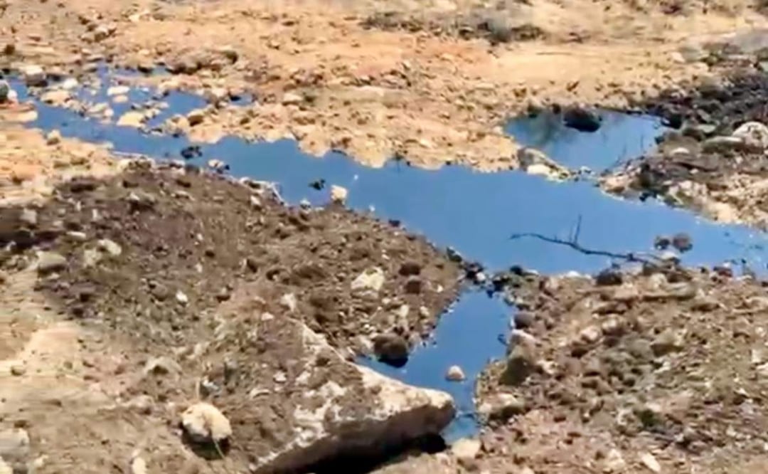 Los vecinos denunciaron que los derrames son constantes en la Refinería de Salina Cruz, en Oaxaca (16/04/2025). Foto: Especial
