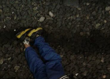 Policías rescatan a hombre que cayó a las vías en Metro Lagunilla