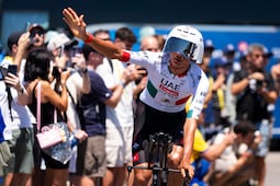Isaac del Toro escribe historia, tras ganar la segunda etapa del Tour de Francia