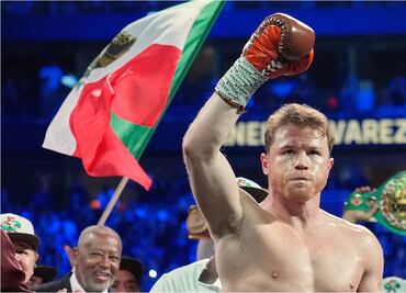 Canelo Álvarez derrota a William Scull por decisión unánime; se convierte en campeón indiscutido de los Supermedianos