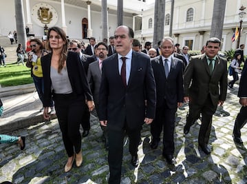 Parlamento venezolano convoca referendo sobre Constituyente de Maduro