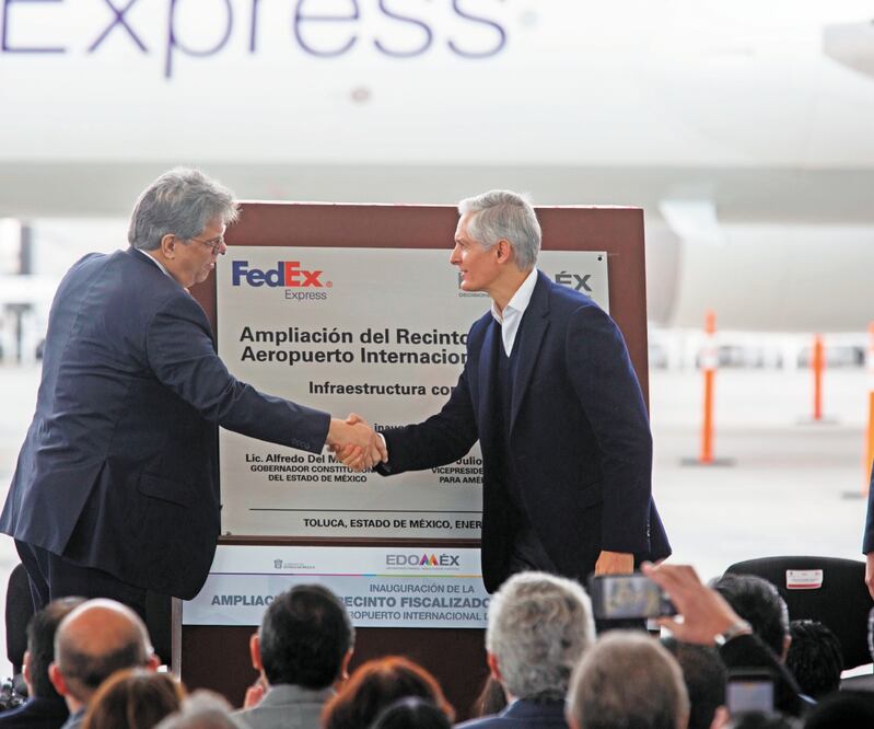 Expansión. El gobernador Alfredo del Mazo asistió a la inauguración del nuevo recinto de FedEx Express en el sitio. Foto: JORGE ALVARADO. EL UNIVERSAL