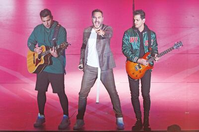 Reik canta y apoya para la reconstrucción 