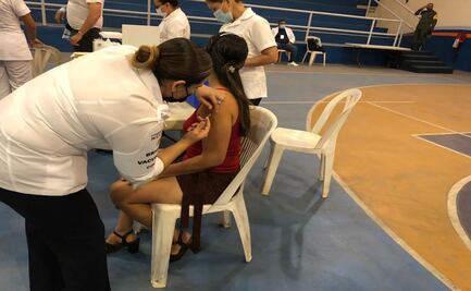 Arranca aplicación de vacunas anticovid a profesores de Michoacán