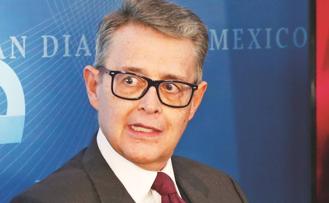 Postura. El morenista amagó con dejar la campaña, pero después cambió de opinión y dijo que “se quedaría para defender a Claudia” (YADÍN XOLALPA. EL UNIVERSAL)