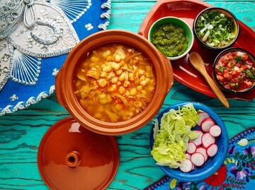 Estas son las diferencias entre pozole verde, blanco y rojo