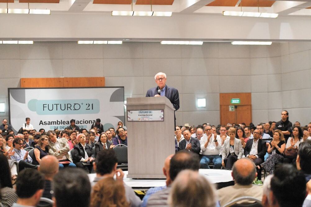 La nueva imagen del PRD será Futuro 21, que ayer celebró su primera asamblea nacional con la asistencia de diversas personalidades, como José Narro, exrector de la UNAM. Foto: HUGO GARCÍA. EL UNIVERSAL