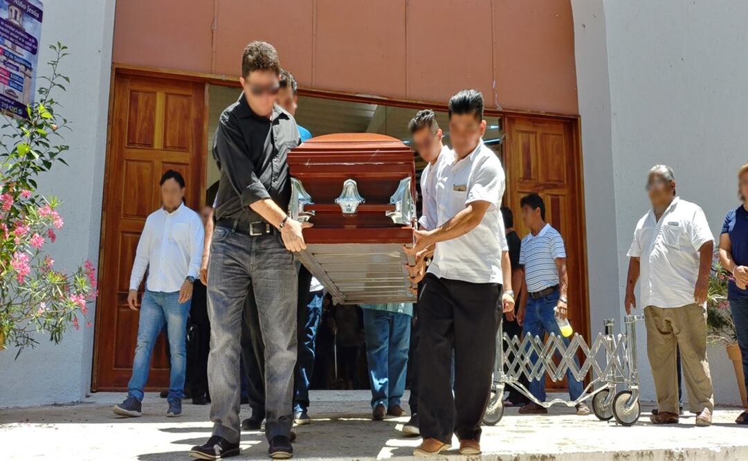 Fotos: Adriana Varillas - Familiares, amigos y colegas se despidieron del joven camarógrafo con una misa en su honor