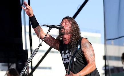 Dave Grohl se "queda sin voz" y lanza broma contra Bono