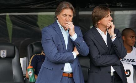 Sergio Egea renuncia como DT de Pumas