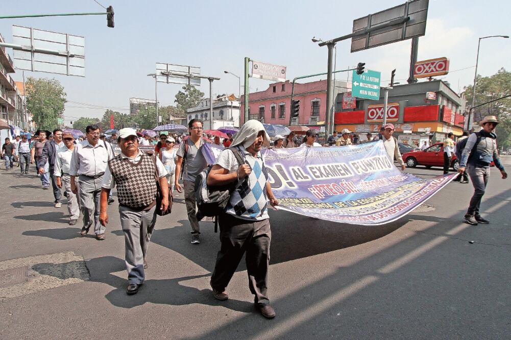 Dirigentes de la CNTE dicen que en la marcha de hoy en la Ciudad de México participan miles de maestros, principalmente de los estados de Oaxaca, Guerrero, Michoacán y Chiapas (ARCHIVO EL UNIVERSAL)
