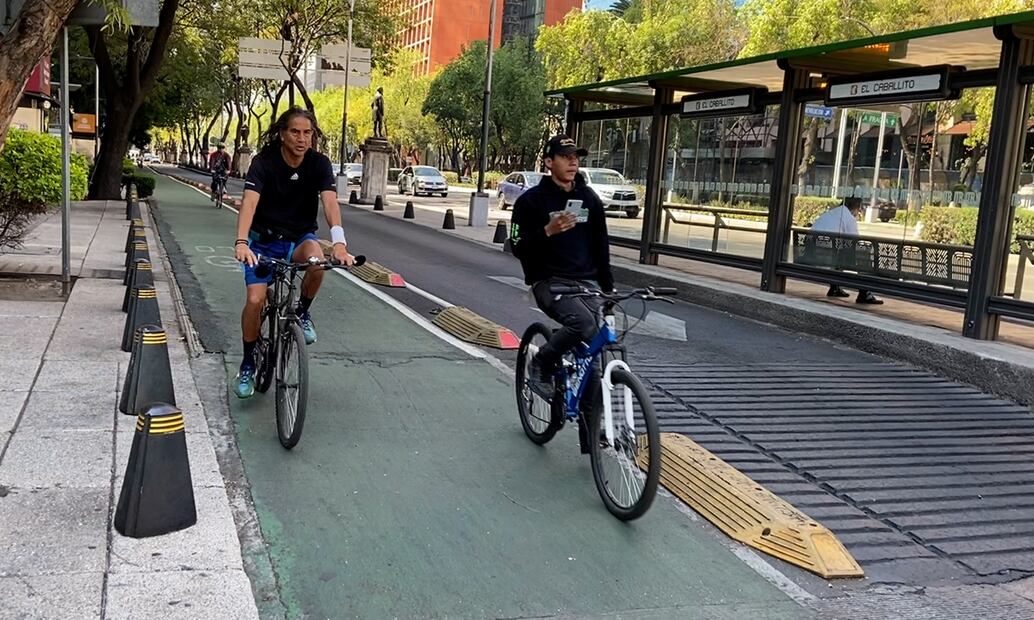 Ciclistas enfrentan problemas en CDMX. FOTO: Diego Montesinos/ EL UNIVERSAL/